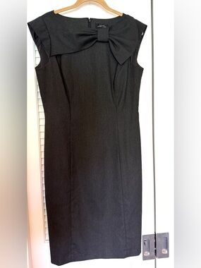 Gray Bow-Accent Elegant Sheath Dress Size 6 Regular
